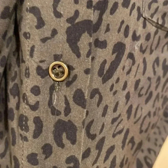 Zara animal Leopard print khaki button down shirt - Picture 7 of 9